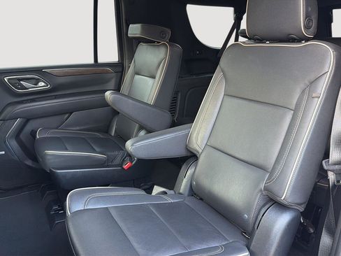 Used 2023 Chevrolet Suburban Premier image 20