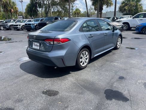 Used 2024 Toyota Corolla LE FWD image 5