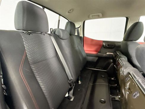 Certified 2022 Toyota Tacoma SR5 w/ Technology Package image 33