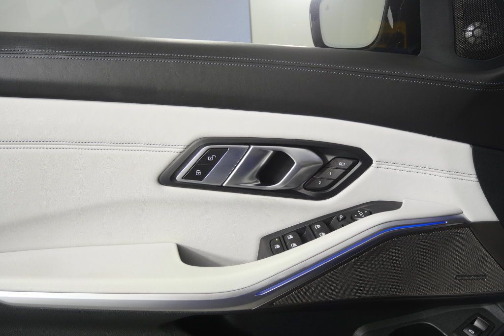 Used 2022 BMW M3 RWD image 17