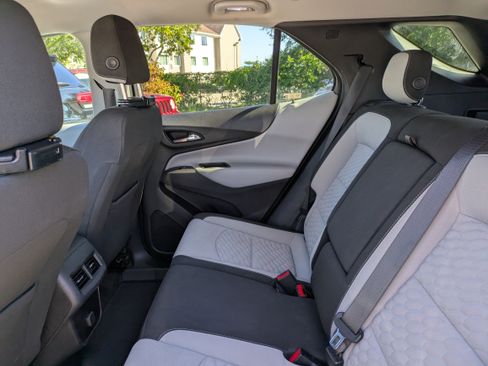 Used 2018 Chevrolet Equinox LT image 15