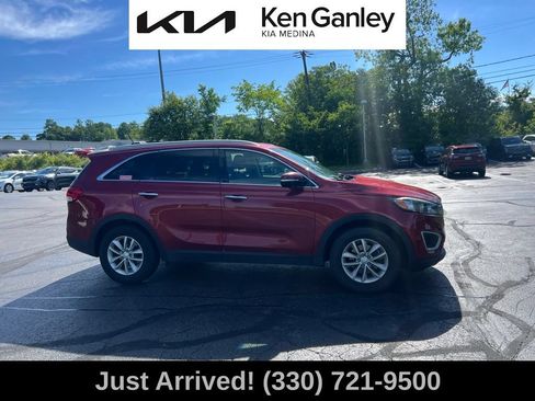 Used 2016 Kia Sorento FWD image 4