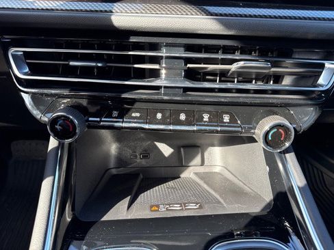 New 2026 Chevrolet Traverse High Country image 29