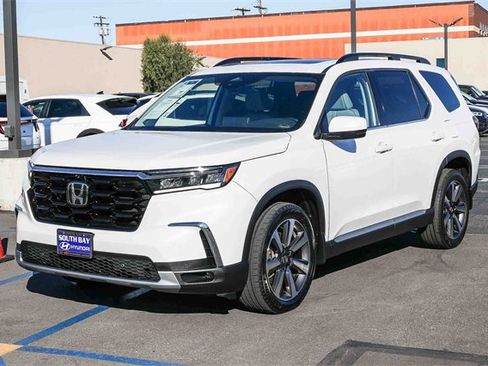 Used 2023 Honda Pilot Elite image 3