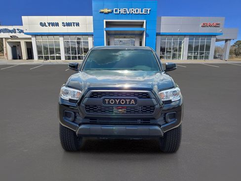 Used 2023 Toyota Tacoma 4x4 Double Cab image 2