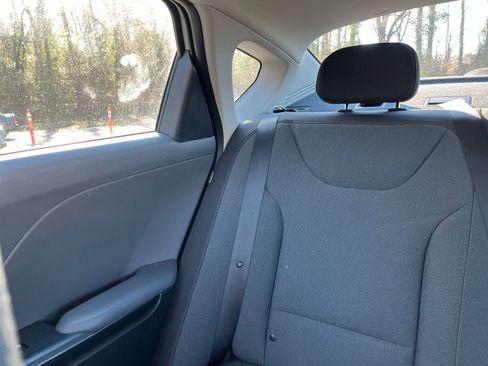 Used 2025 Kia K4 LXS image 38