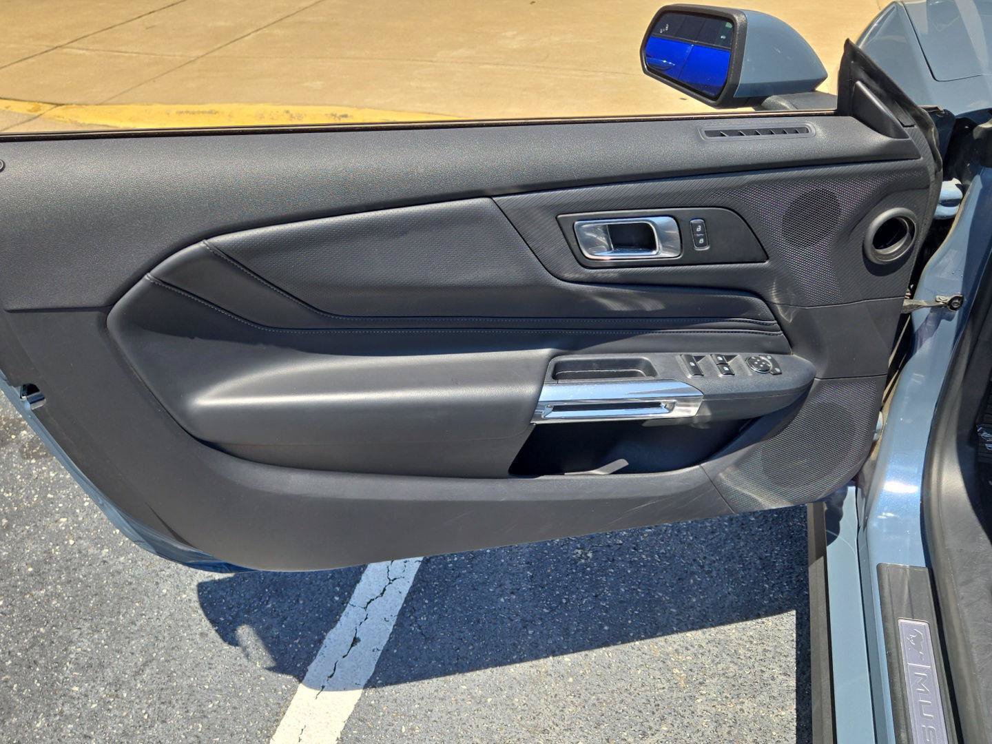 Used 2025 Ford Mustang Premium RWD image 14
