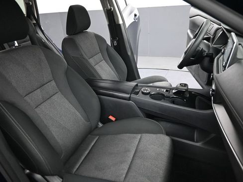 Used 2024 Nissan Rogue SV AWD/4WD image 29