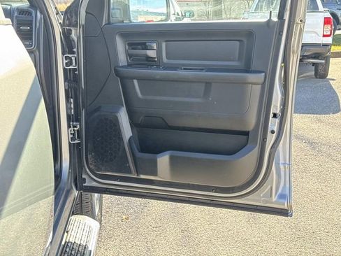 Used 2022 RAM 2500 Tradesman w/ Chrome Appearance Group image 10