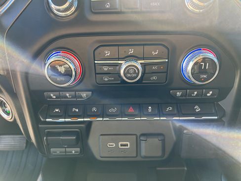 Used 2019 GMC Sierra 1500 AT4 w/ AT4 Premium Package AWD/4WD image 18