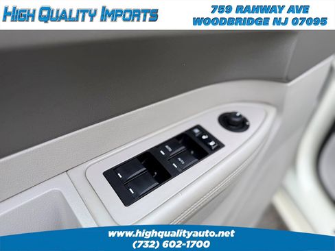 Used 2009 Chrysler 300 C image 47