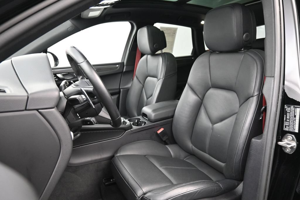 Certified 2023 Porsche Macan S AWD/4WD image 5