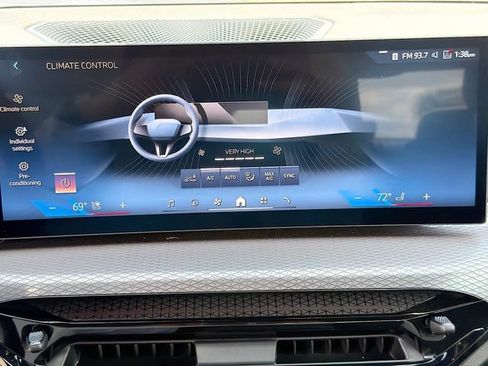 Used 2025 BMW 330i Sedan RWD image 34
