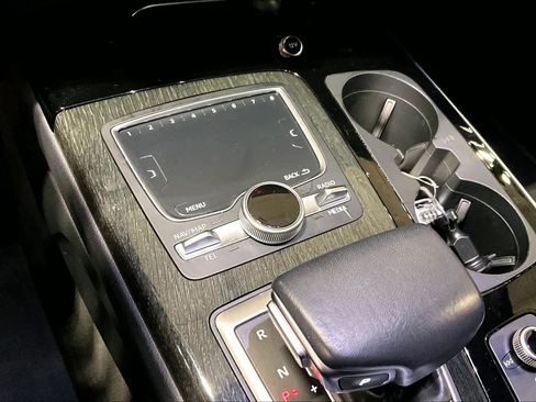 Used 2019 Audi Q7 3.0T Premium w/ Cold Weather Package image 26