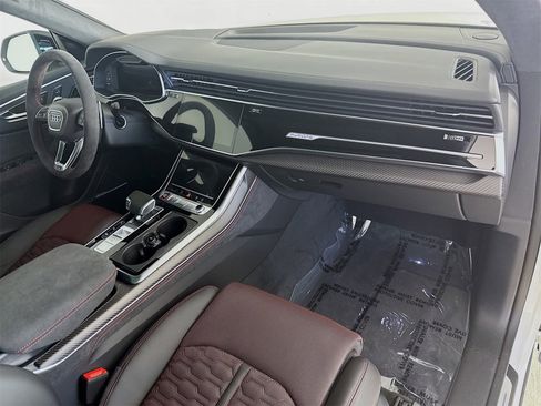 New 2025 Audi RS Q8 performance image 31