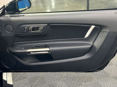 Used 2022 Ford Mustang Shelby GT500 w/ Technology Package image 39