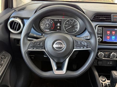 Used 2025 Nissan Versa SV FWD image 27