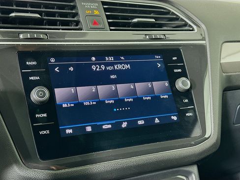 Used 2024 Volkswagen Tiguan SE image 21