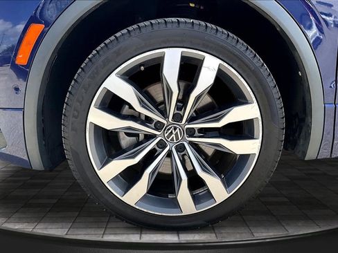 Used 2022 Volkswagen Tiguan SEL R-Line AWD/4WD image 35