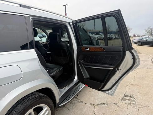 Used 2014 Mercedes-Benz GL 550 4MATIC image 22
