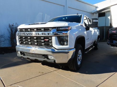 Used 2023 Chevrolet Silverado 2500 LT w/ Convenience Package image 4