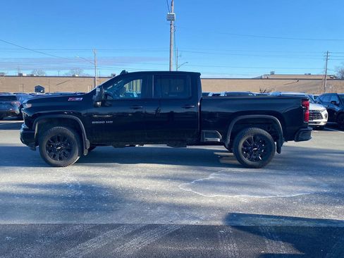 Used 2024 Chevrolet Silverado 2500 Custom w/ Custom Value Package image 8
