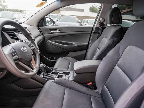 Used 2018 Hyundai Tucson SE image 17
