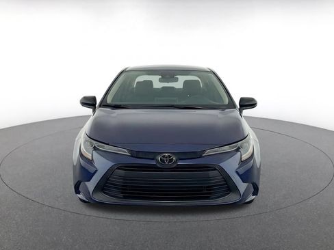 Used 2025 Toyota Corolla LE FWD image 2