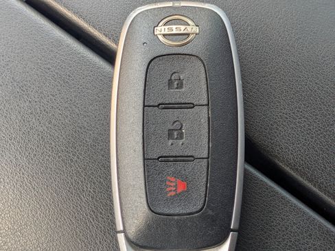 Used 2023 Nissan Rogue S AWD/4WD image 32