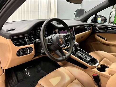 Used 2024 Porsche Macan image 7