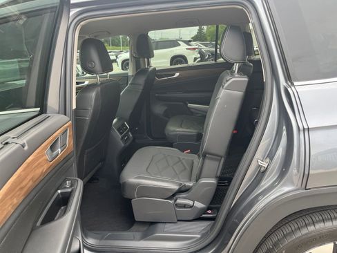 Used 2024 Volkswagen Atlas SE FWD image 31