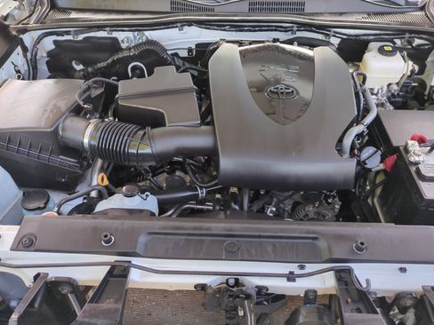 Used 2023 Toyota Tacoma TRD Off-Road image 21