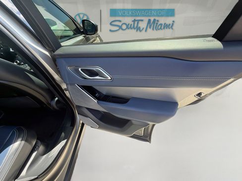 Used 2019 Land Rover Range Rover Velar R-Dynamic HSE AWD/4WD image 31