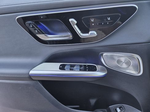 Certified 2025 Mercedes-Benz GLC 300 image 21