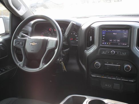 Used 2022 Chevrolet Silverado 1500 Custom image 8