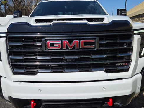 Used 2025 GMC Sierra 3500 AT4 w/ AT4 Premium Plus Package image 7