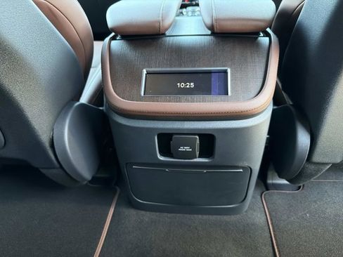 New 2026 Lincoln Navigator Reserve AWD/4WD image 23