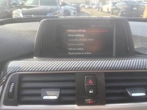 Used 2018 BMW 320i Sedan w/ Convenience Package image 13