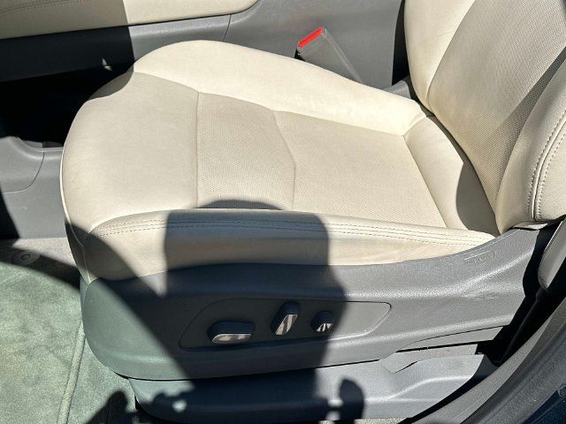 Used 2024 Cadillac XT5 Premium Luxury w/ LPO, Floor Liner Package AWD/4WD image 16
