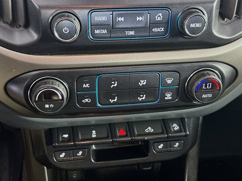 Used 2015 Chevrolet Colorado Z71 AWD/4WD image 15