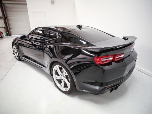 Used 2023 Chevrolet Camaro LT RWD image 13