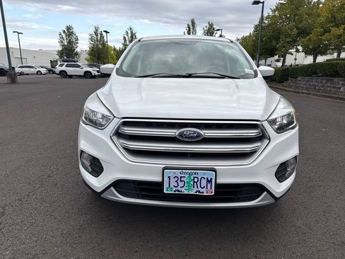 Used 2017 Ford Escape SE AWD/4WD image 2