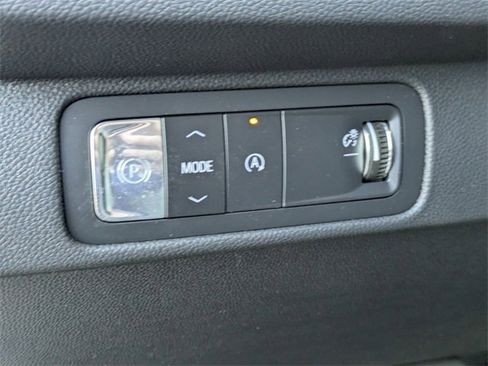 New 2026 Chevrolet Traverse LT image 12