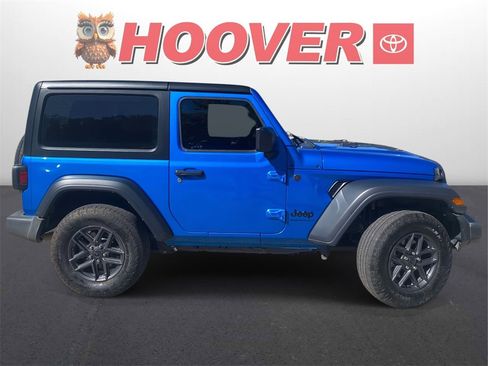 Used 2024 Jeep Wrangler Sport S image 2