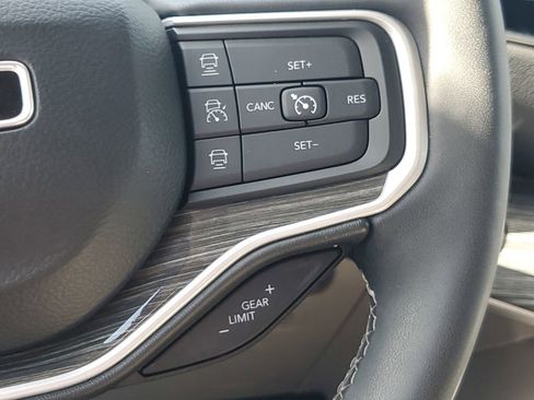 Used 2022 Jeep Wagoneer Series III w/ Premium Group I image 31