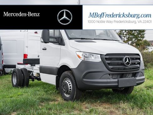 Used 2023 Mercedes-Benz Sprinter 4500 image 1