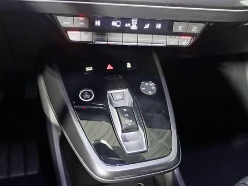 Used 2022 Audi Q4 e-tron Premium Plus image 23