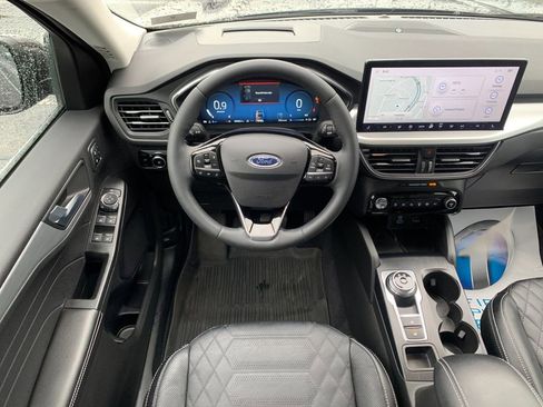 Used 2023 Ford Escape Platinum w/ Premium Technology Package AWD/4WD image 17