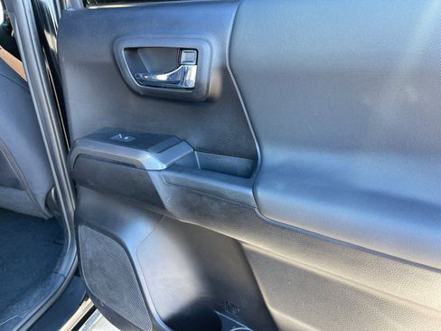 Used 2021 Toyota Tacoma SR5 image 12