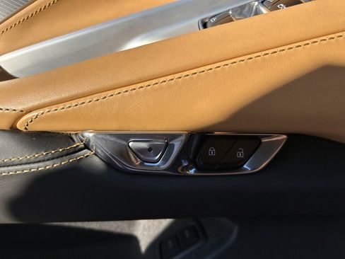 Used 2021 Chevrolet Corvette Stingray Premium Conv w/ Z51 Performance Package image 56